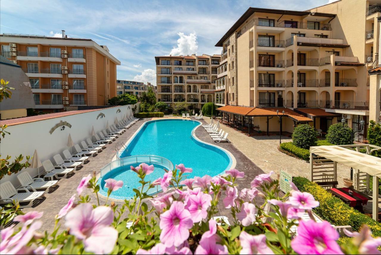 Tourist Complex Rose Village Apartmanhotel Napospart